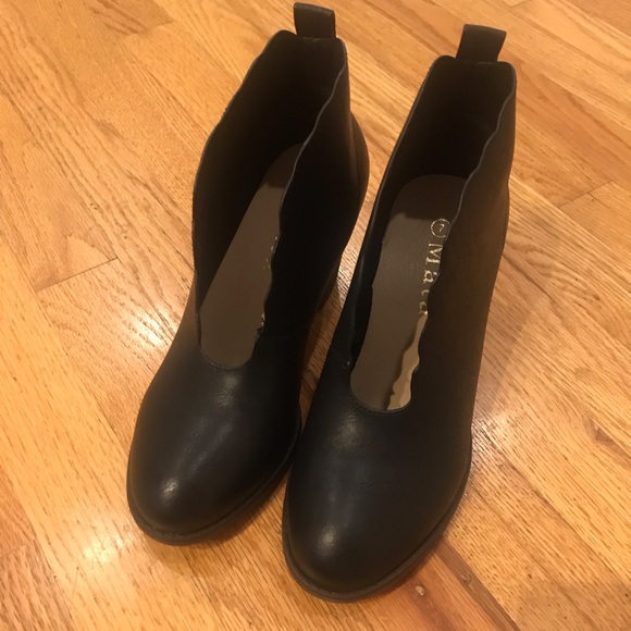 LAST RESTOCK Black V-Ankle Bootie - Picture 5 of 7